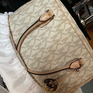 Michael kors top handle bag w/ strap